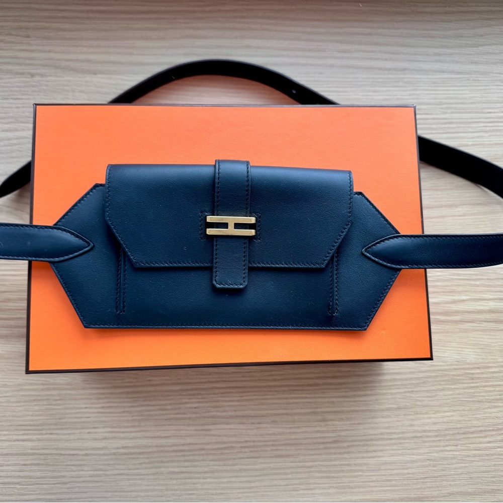 Hermès Women’s Elan Pocket 24 Belt — Swift Calfskin Noir/Noir | W Stamp Full Set